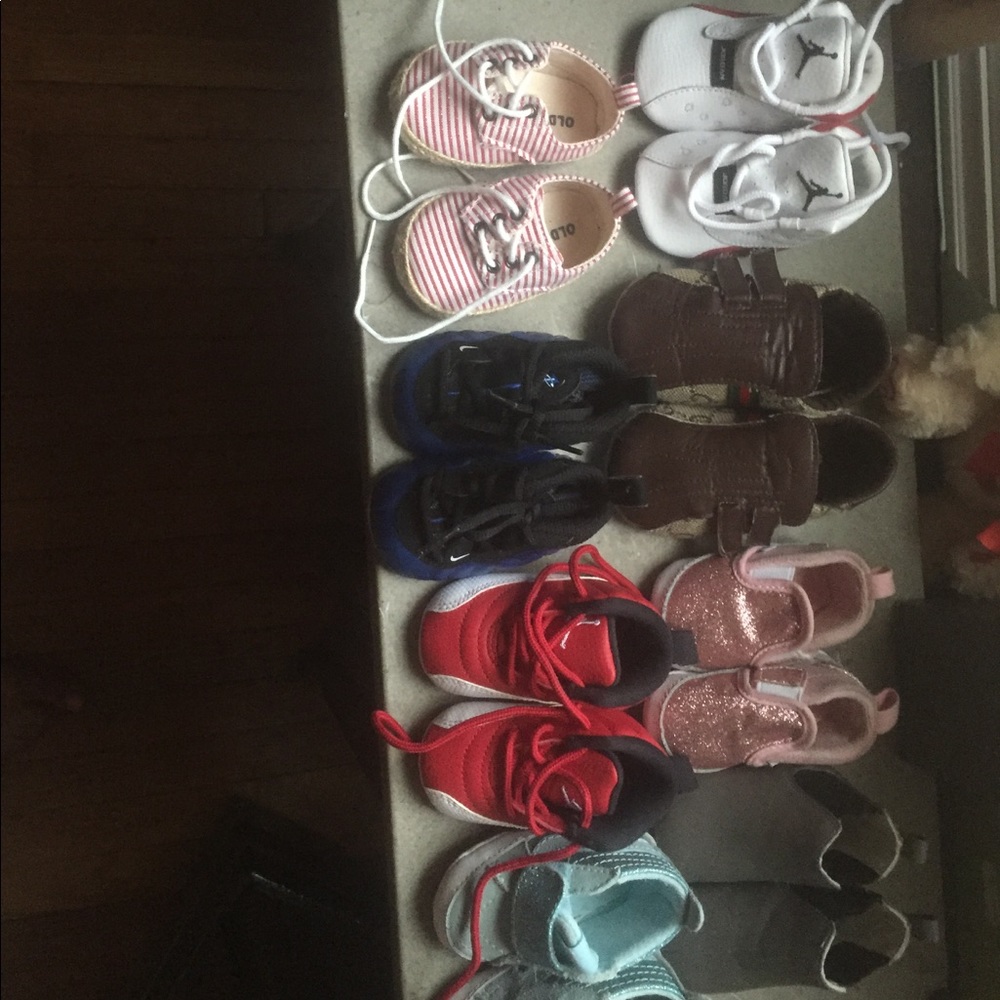 Baby shoes 1c